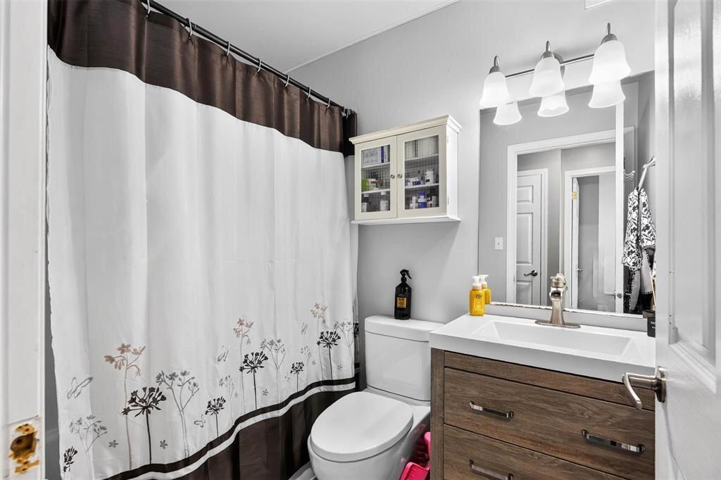 Bathroom finishing details