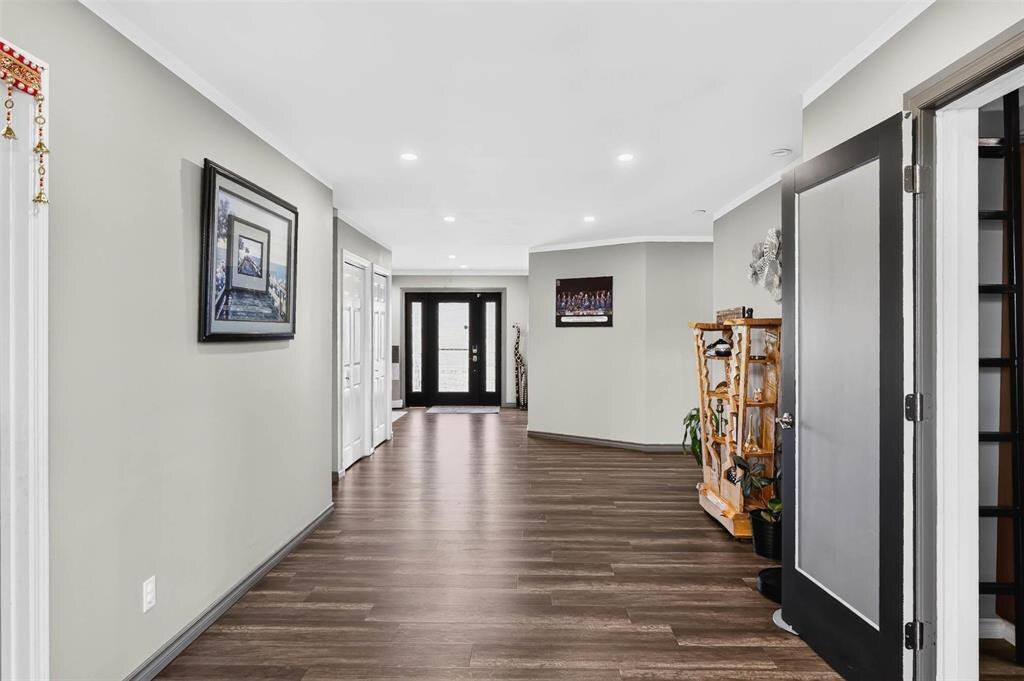 Clean floors and sightlines
