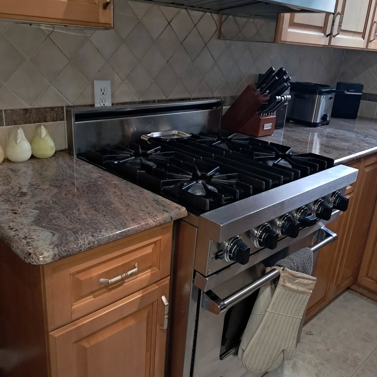 Stovetop and surrounding counters after cleaning